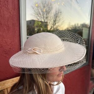 Vintage 40s Ivory Doeskin Felt Wool Wide Brim Hat w/ Birdcage Veil